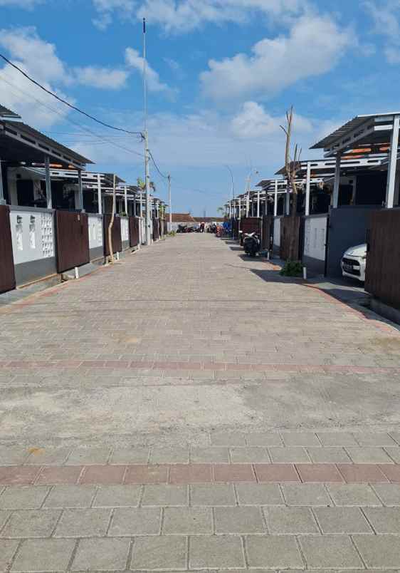 dijual rumah jl pantai kedungu no b2