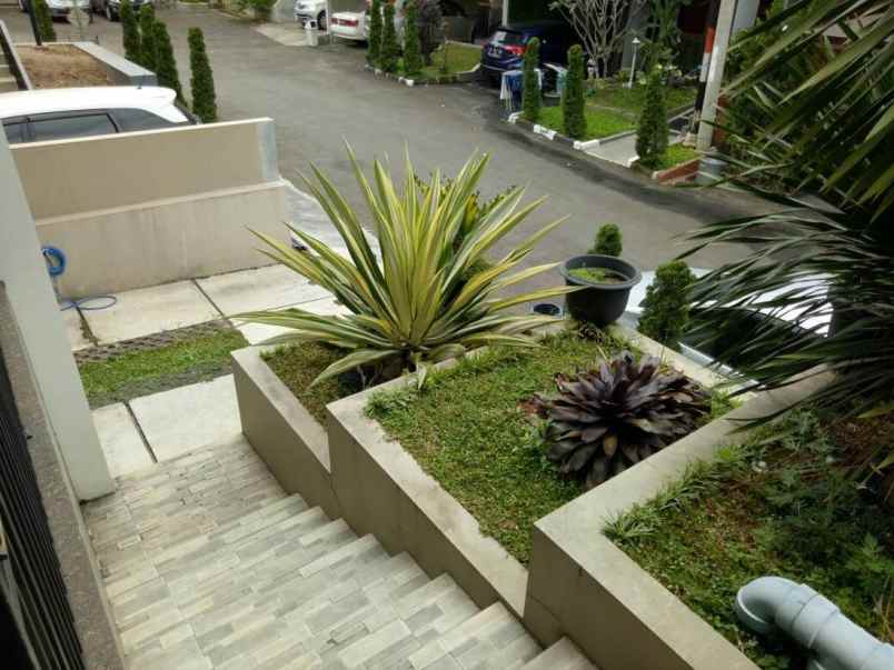 dijual rumah jl pasir impun bandung