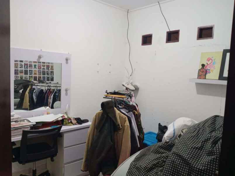 dijual rumah jl permana