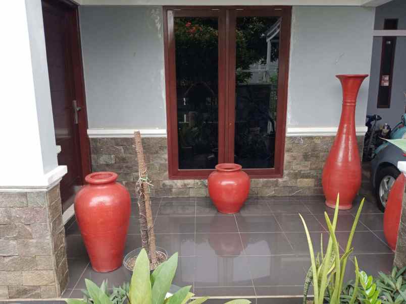 dijual rumah jl permana