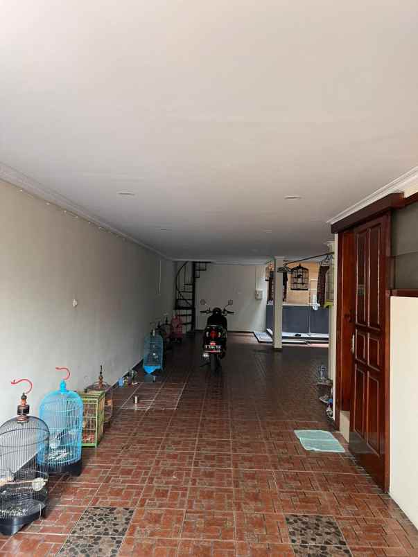 dijual rumah jl pisangan lama kel