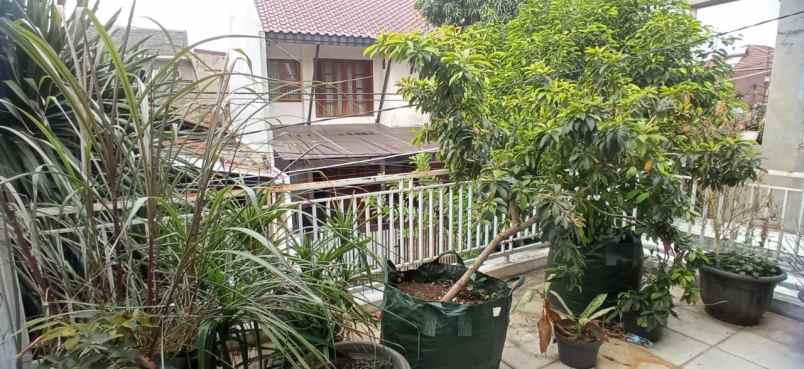 dijual rumah jl pondok kelapa duren