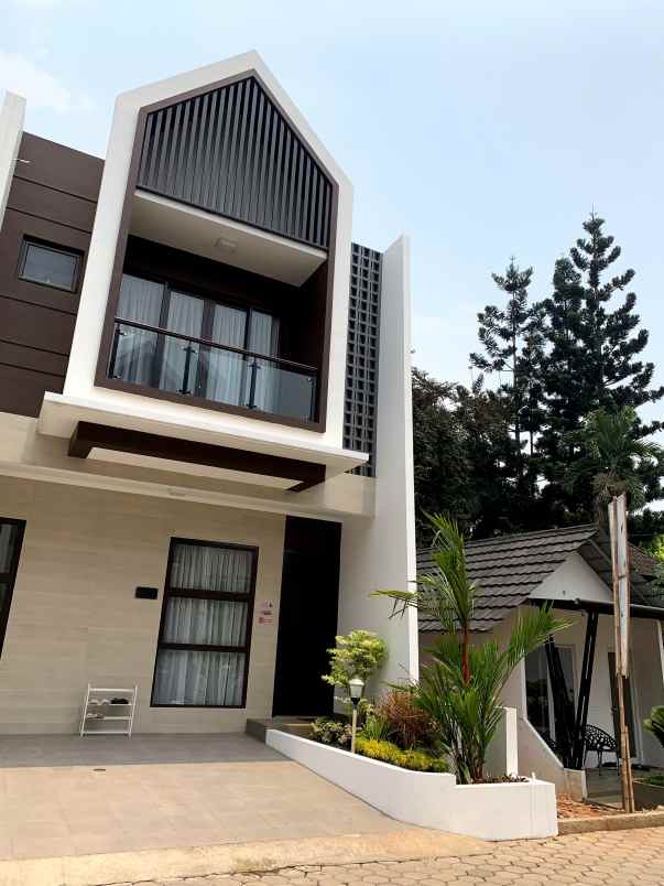 dijual rumah jl pratidina raya