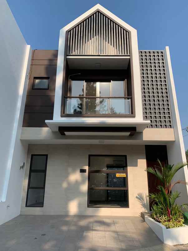 dijual rumah jl pratidina raya