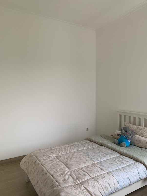 dijual rumah jl pratidina raya