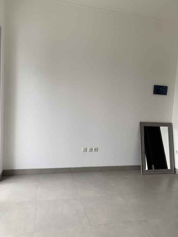 dijual rumah jl pratidina raya