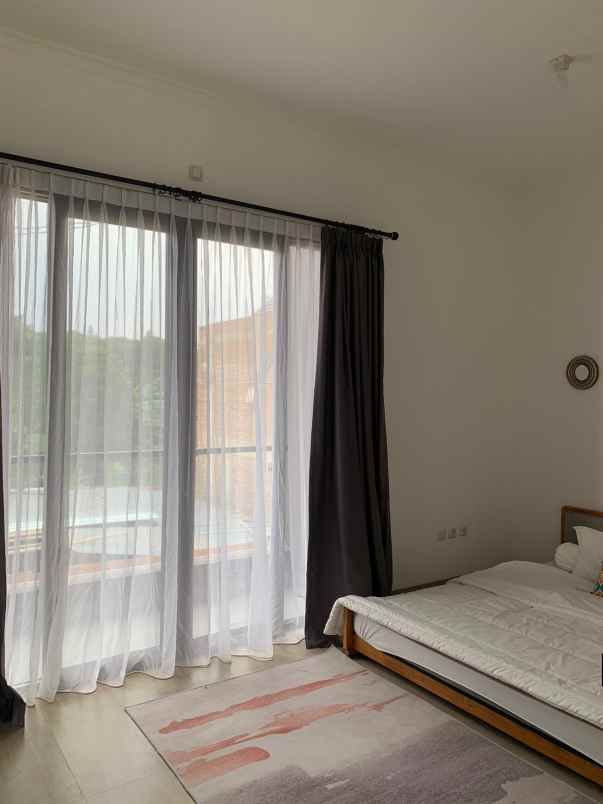 dijual rumah jl pratidina raya