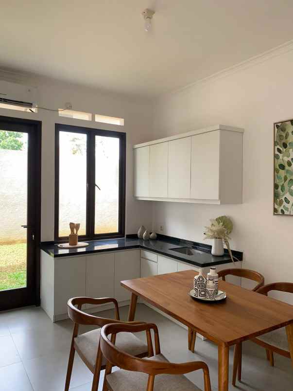 dijual rumah jl pratidina raya