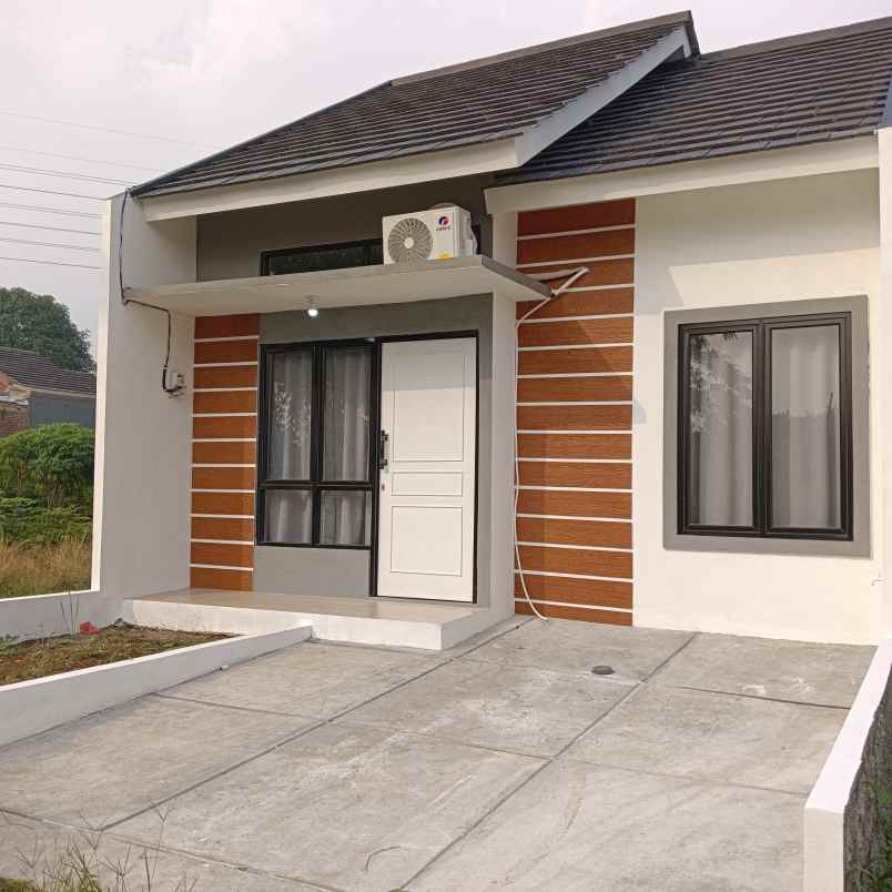 dijual rumah jl rawa kalonh