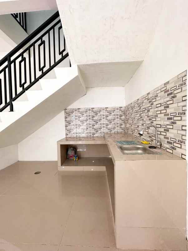 dijual rumah jl raya bogor