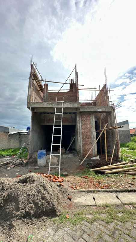 dijual rumah jl raya jatikramat