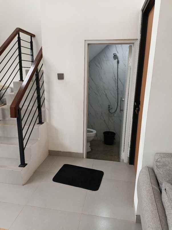 dijual rumah jl raya narogong limus nunggal