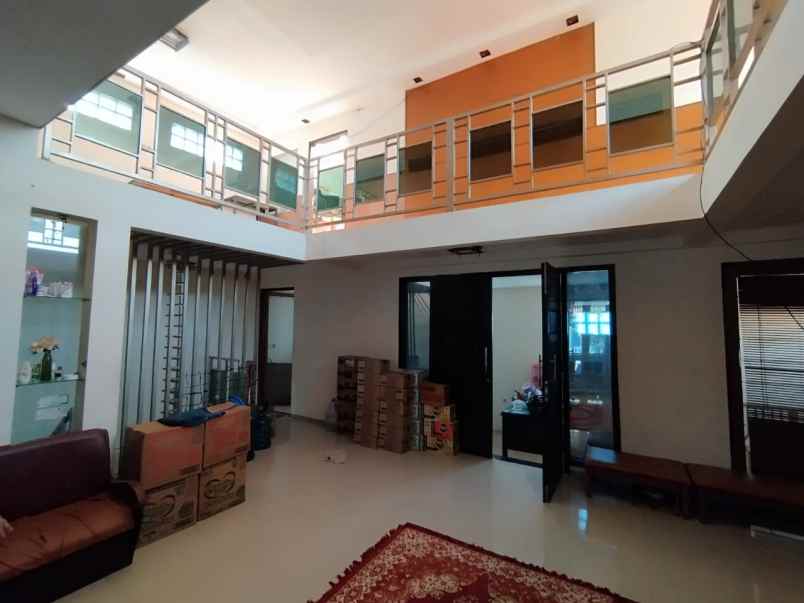 dijual rumah jl salendro