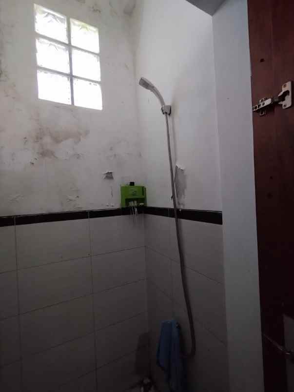 dijual rumah jl salendro