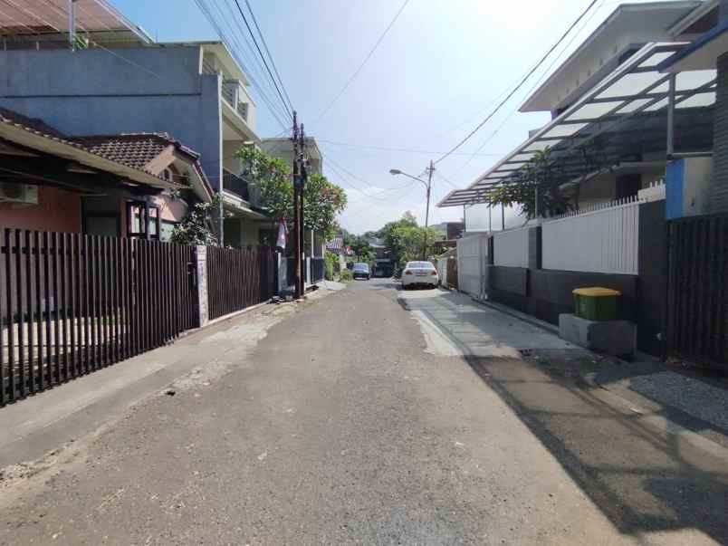 dijual rumah jl salendro