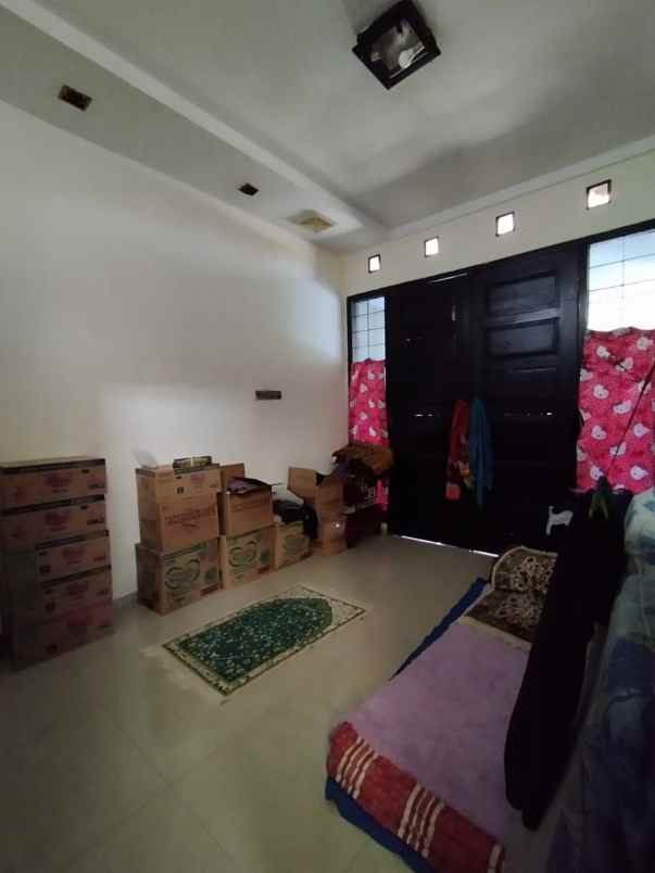 dijual rumah jl salendro