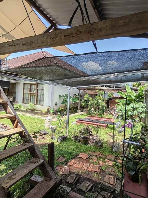 dijual rumah jl siswa jomin barat