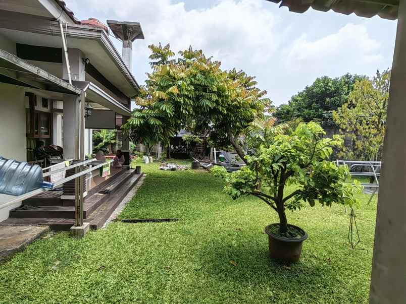 dijual rumah jl siswa jomin barat