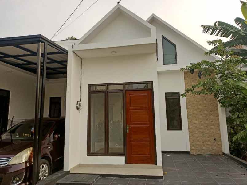 dijual rumah jl situ babakan