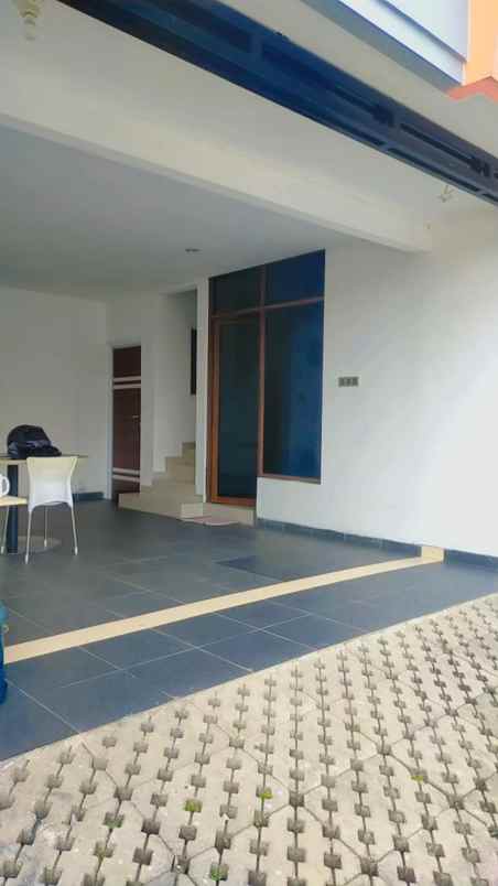 dijual rumah jl studio alam indah no 12