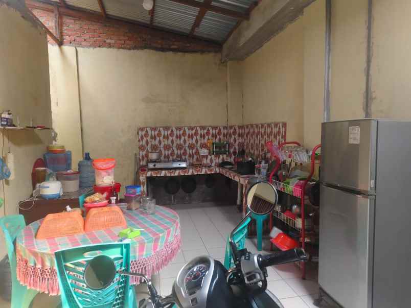 dijual rumah jl suka karya