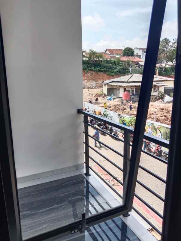 dijual rumah jl terusan ir hi juanda