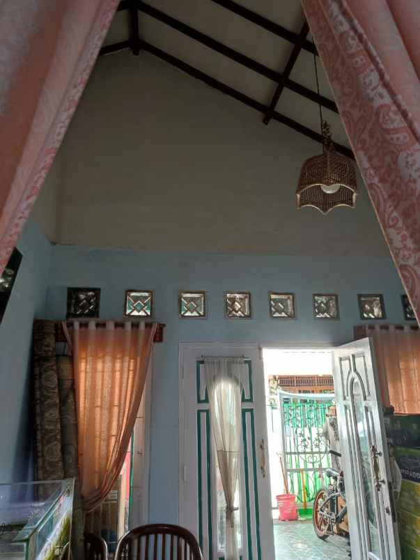 dijual rumah jl turi margahayu