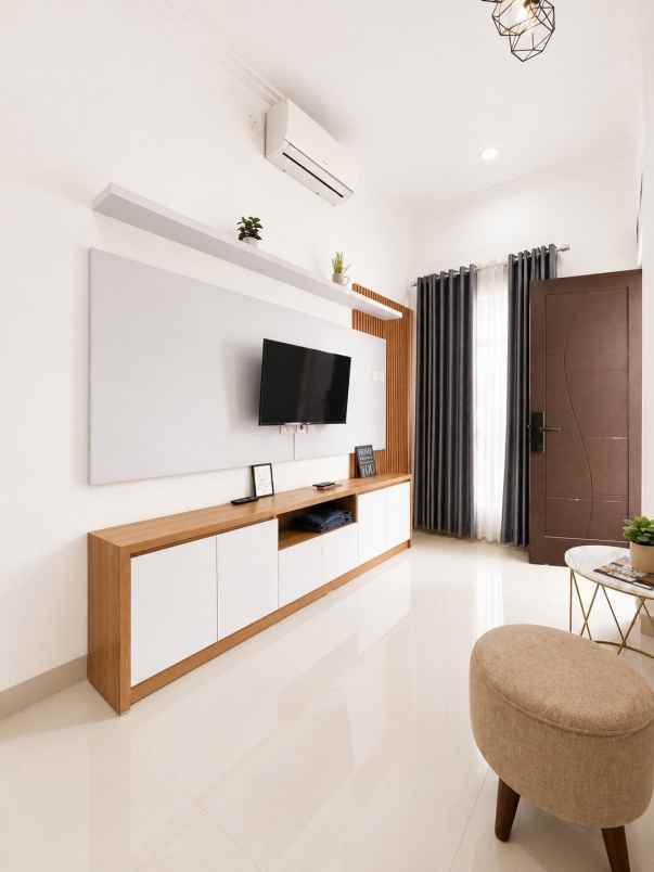 dijual rumah jl wibawa mukti ii