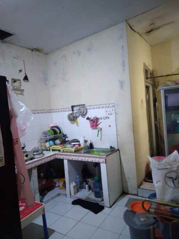 dijual rumah jln krakatau depok timur