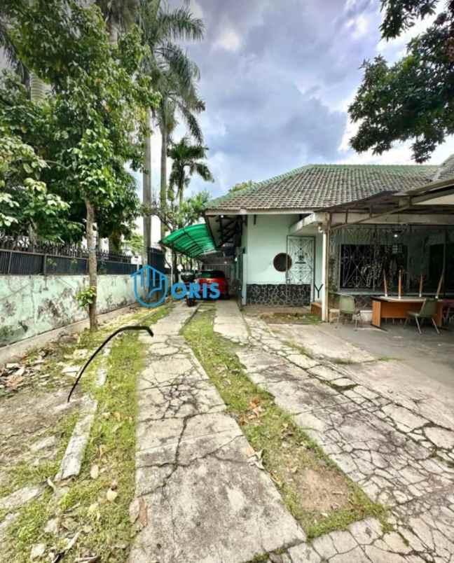 dijual rumah jln raya pejompongan