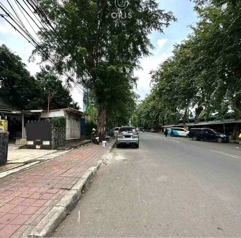 dijual rumah jln raya pejompongan