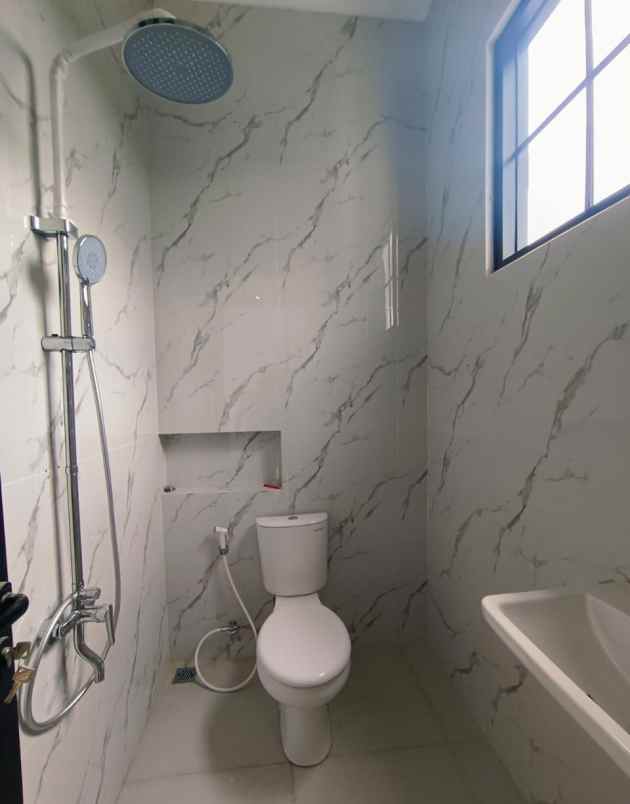 dijual rumah joglo jakarta barat