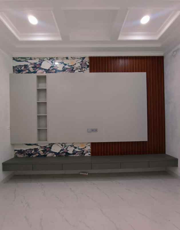 dijual rumah joglo jakarta barat