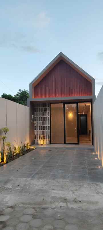 dijual rumah joglotirto berbah sleman