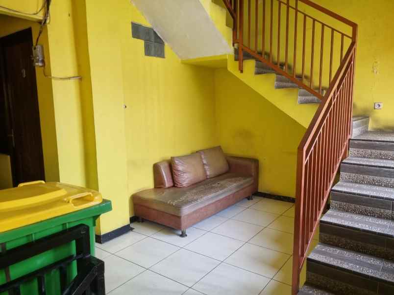 dijual rumah johar baru