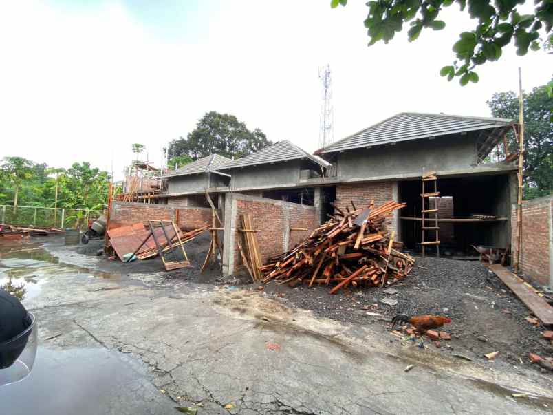 dijual rumah kadirejo purwomartani