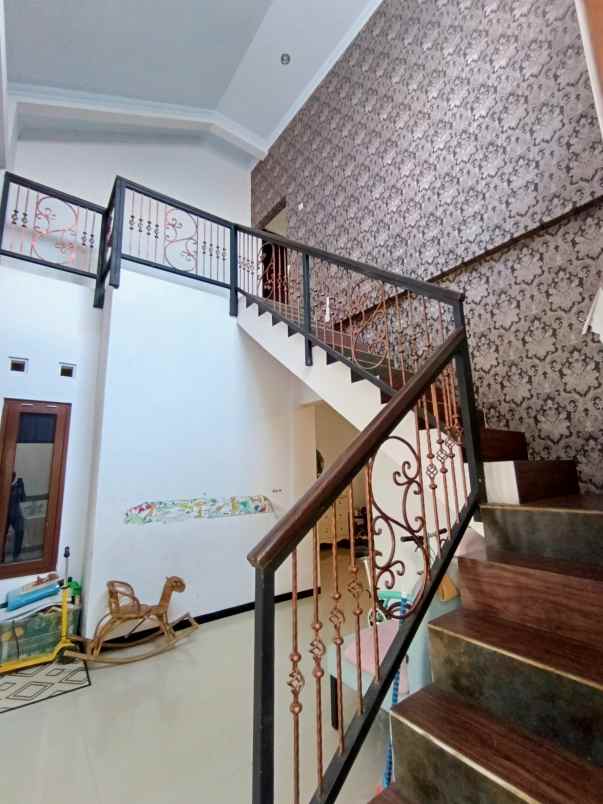 dijual rumah kadisoka