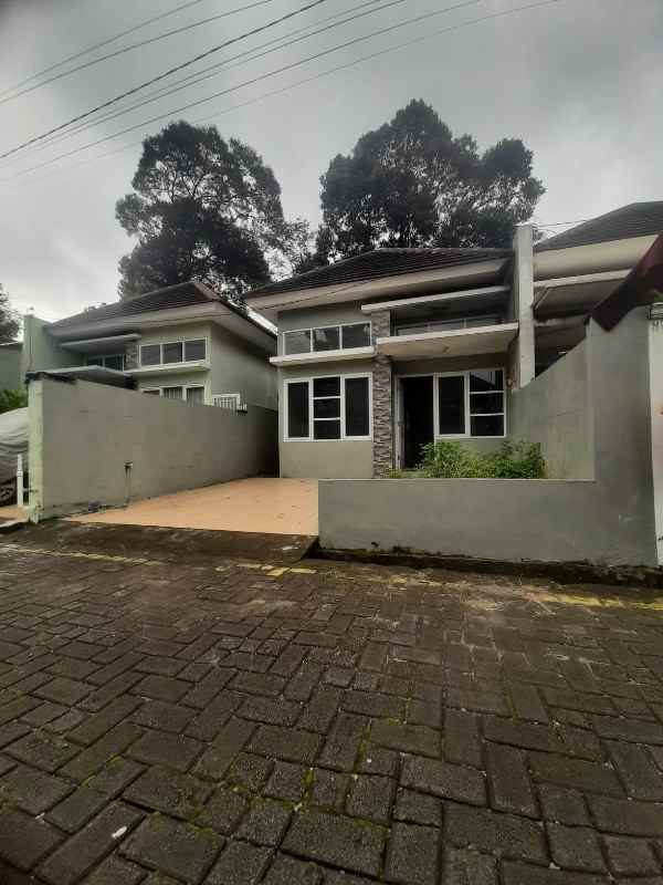 dijual rumah kalongan