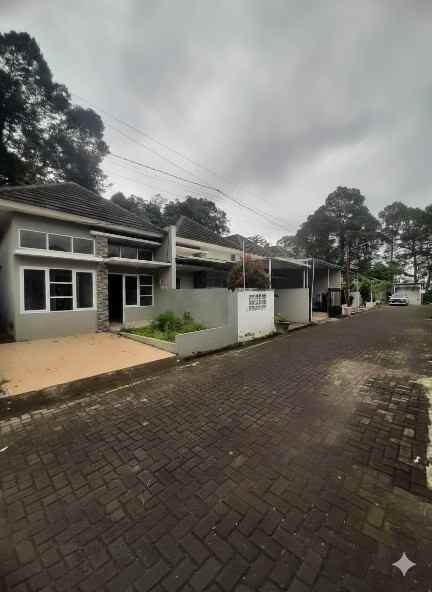 dijual rumah kalongan