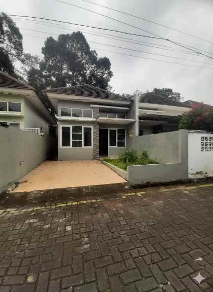 dijual rumah kalongan