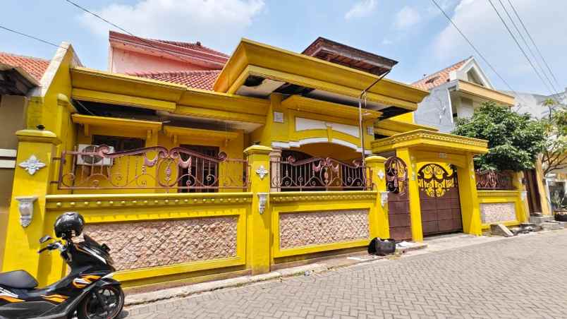 dijual rumah karah
