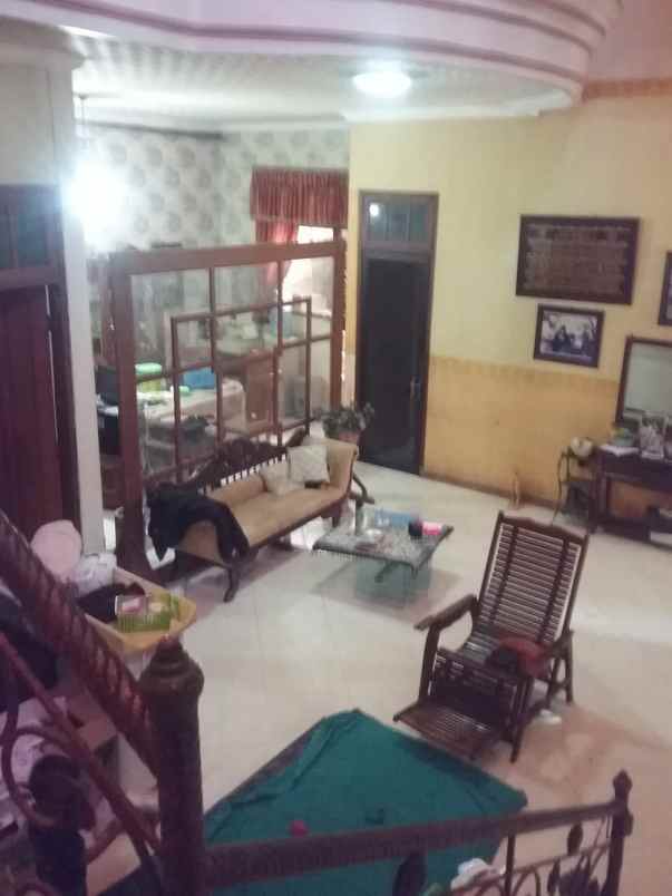 dijual rumah karah