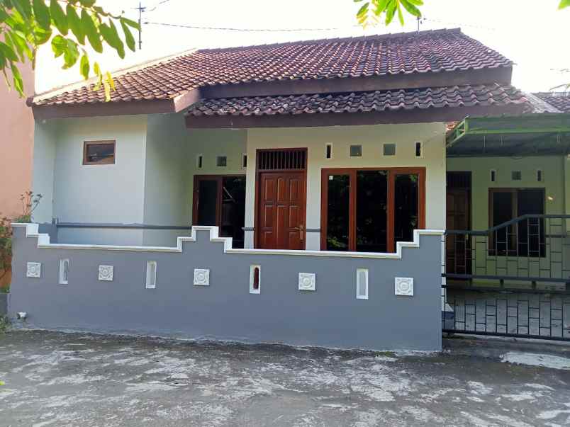 dijual rumah karangmojo purwomartani