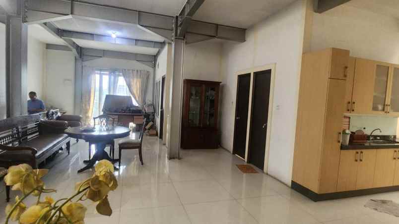 dijual rumah kelapa cengkir kelapa gading