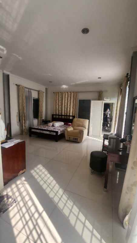 dijual rumah kelapa cengkir kelapa gading