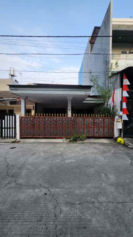 dijual rumah kelapa gading