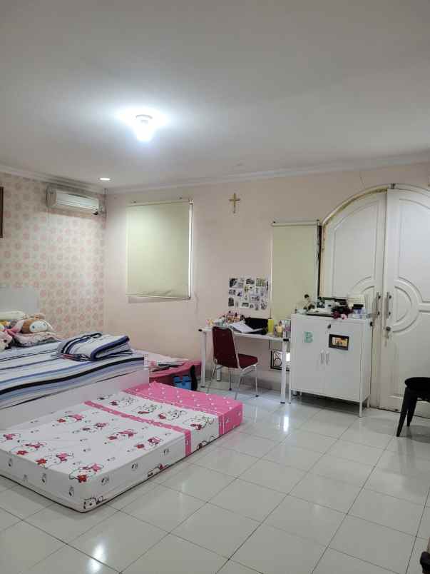 dijual rumah kelapa gading