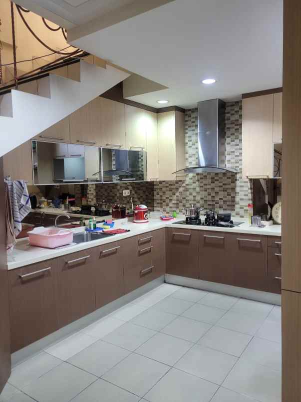 dijual rumah kelapa gading
