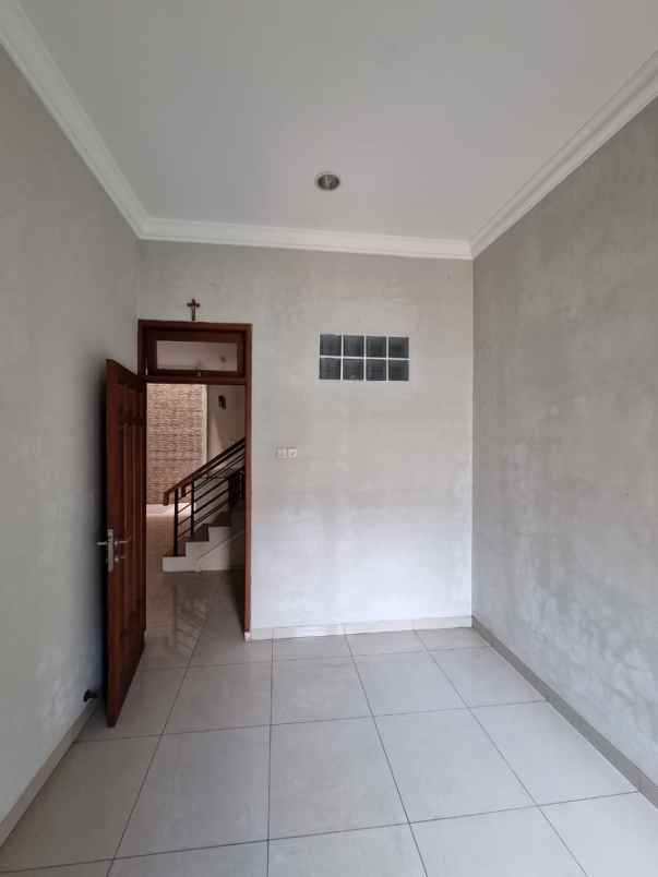 dijual rumah kelapa hibrida kelapa gading