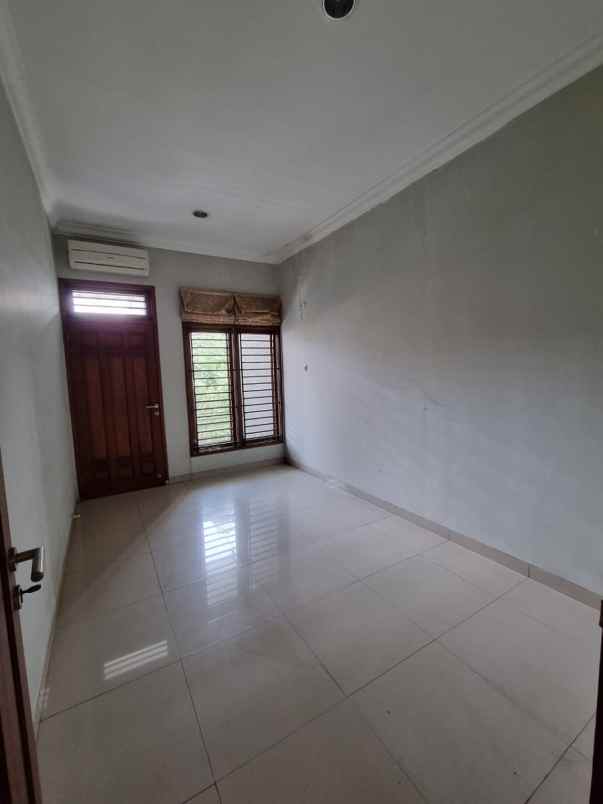 dijual rumah kelapa hibrida kelapa gading